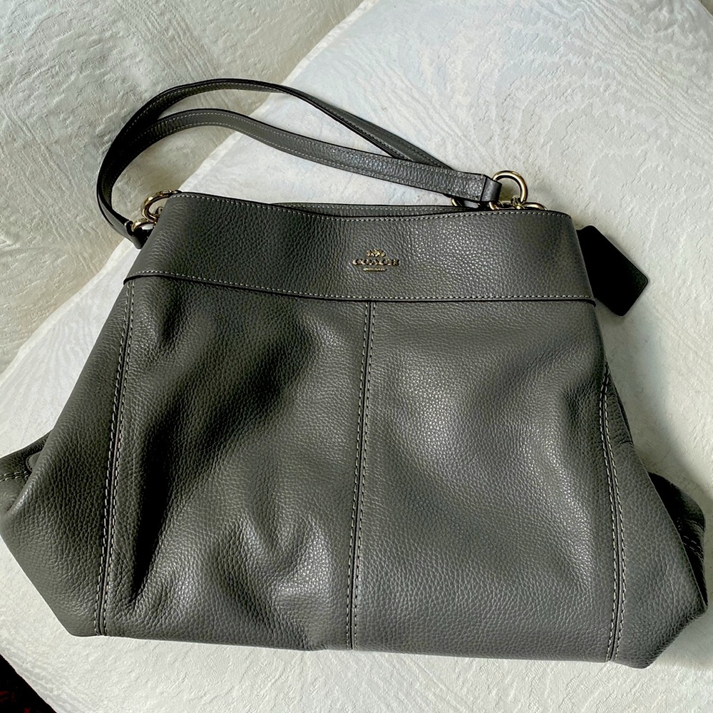 Like new  GREY COACH bag ❤️